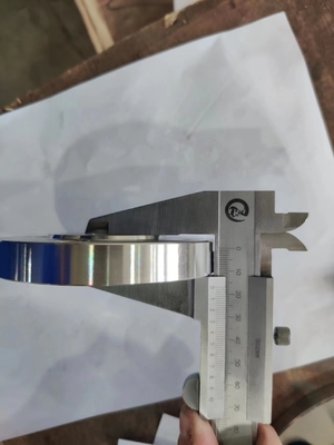 หน้าแปลนอุปกรณ์ท่อ SS LWN RF 150 LBS ASME B16.5 SS316L 2 "X 350 มม. หน้าแปลน