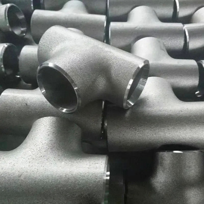 ขายร้อนราคาถูกอุปกรณ์ท่อเหล็กคาร์บอน BW Tee SCH80S 2 1/2 &quot;A420 WPL6 ASME B16.9