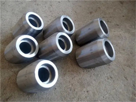 ข้อต่อเกลียวในเหล็กกล้าไร้สนิม ASTM A182 304 แบบตีขึ้นรูป ข้อต่อแบบเหนียว