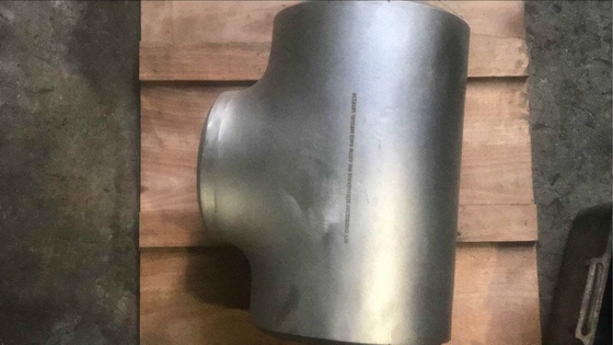 ASTM B16.9 ท่อสแตนเลส Duples Barred Tee UNS S31803 / 2205 6 '' X 6 '' SCH80
