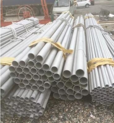 โลหะผสมเหล็ก A335 เกรด P11 เหล็กไม่มีรอยต่อ 3-8 &quot;STD Pipe ASME