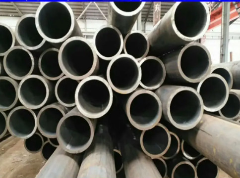 ท่อเหล็กคาร์บอนไม่มีรอยต่อแรงดันสูงอุณหภูมิสูง A106 GrB 5 