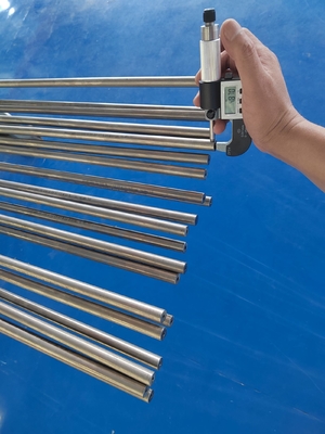ท่อโลหะผสมเหล็กไร้รอยต่อ Inconel 625 ASME B36.19 1 1/2 