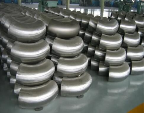 การเชื่อมแบบก้นแบบไม่มีรอยต่อความยาวรัศมีข้อศอก 90 ° 2” SCH-80 ASTM A815 UNS S31803